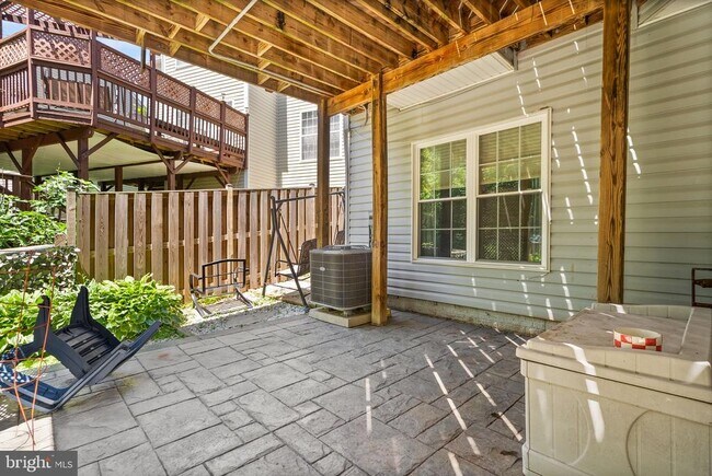 Building Photo - 6050 Smooth Stone Pl