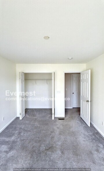 Building Photo - 5300 Folsom Dr