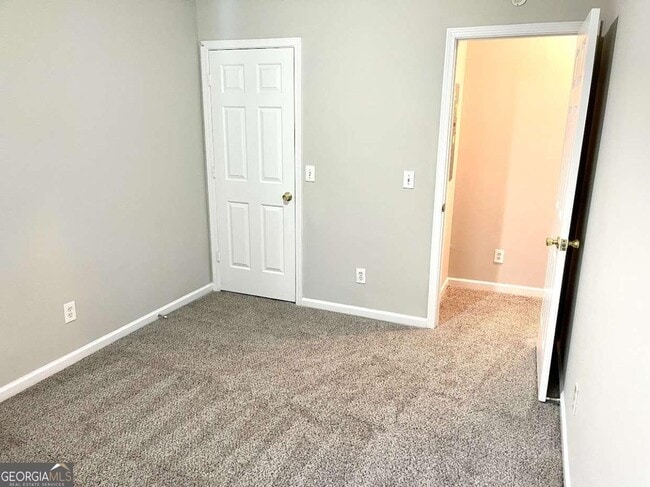 Building Photo - 5594 Fair Creek Way