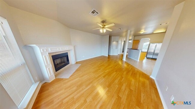 Building Photo - 601 Cattail Cir