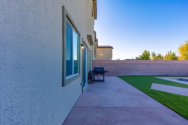 Building Photo - Beautiful North Las Vegas Pool Home With 1...