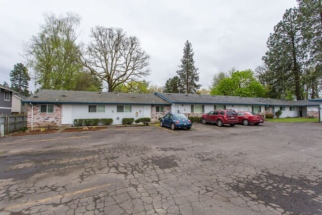 Building Photo - 2 bedroom with washer and dryer!! Pets OK!...