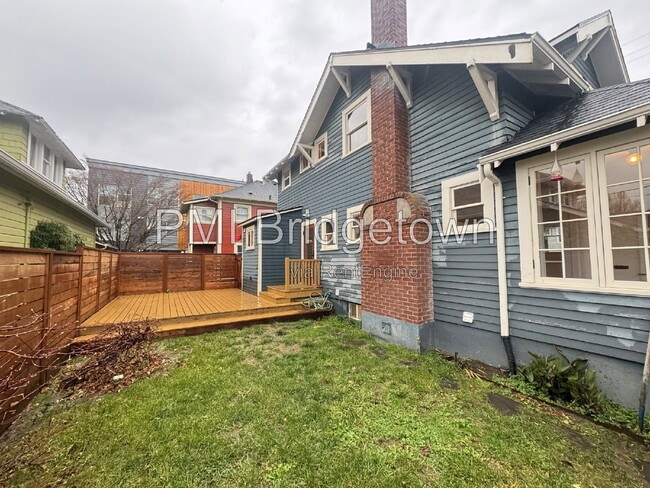 Building Photo - 4733 SE Yamhill St
