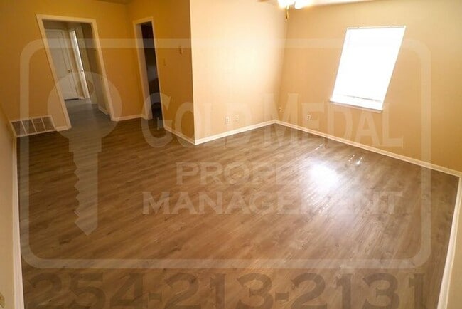 Building Photo - 1706 Cole St