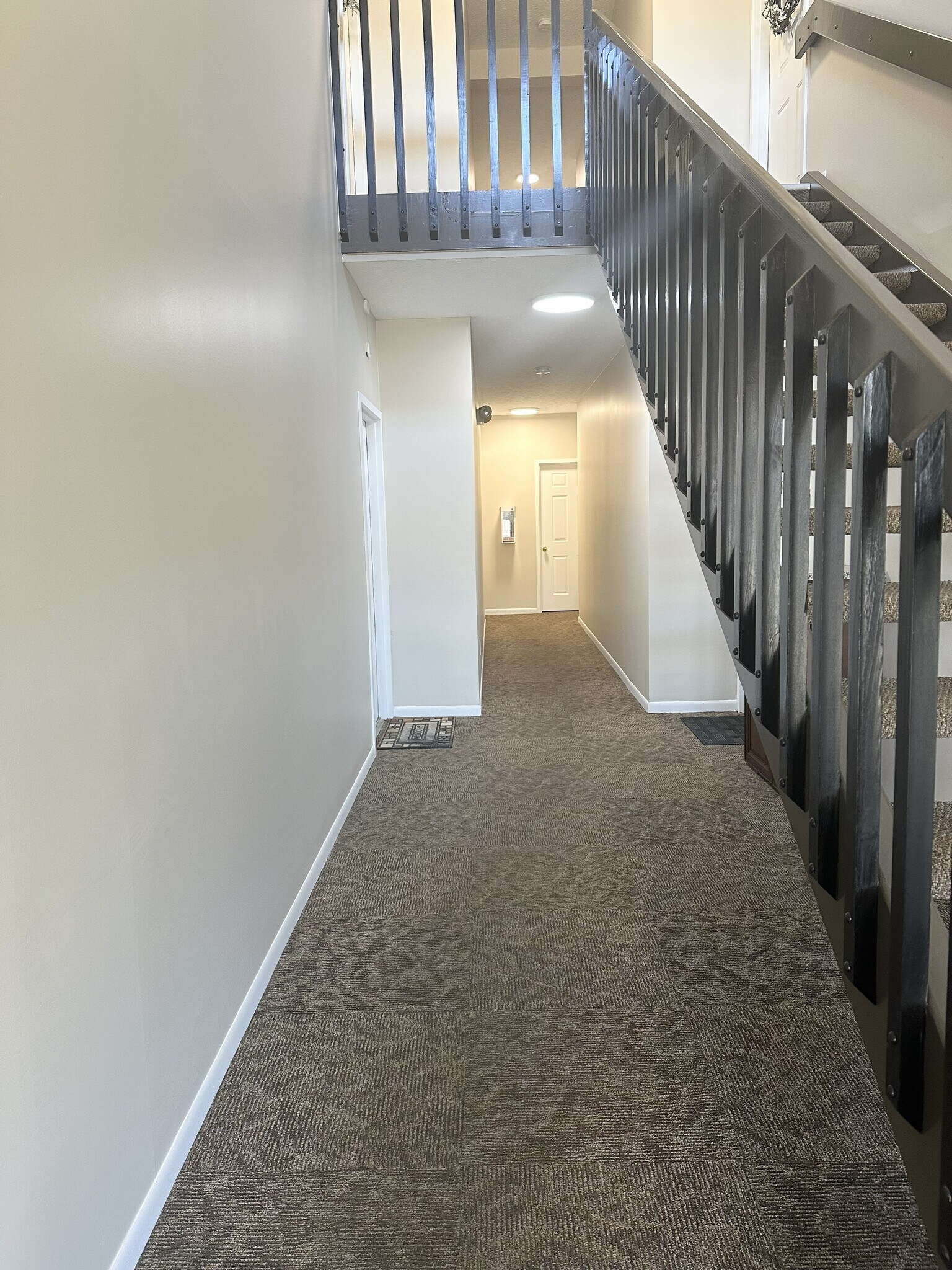 Building Photo - 8854 Eagleview Dr