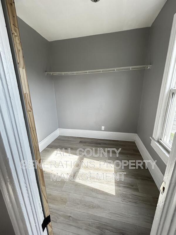 Building Photo - 1230 Norwood Rd