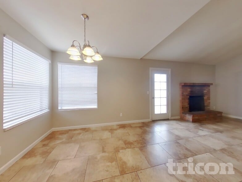 Building Photo - 6926 W Cameron Dr