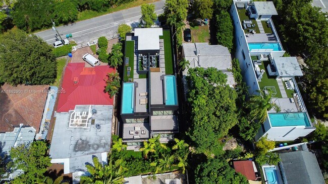 Building Photo - 420 SW 15th Rd