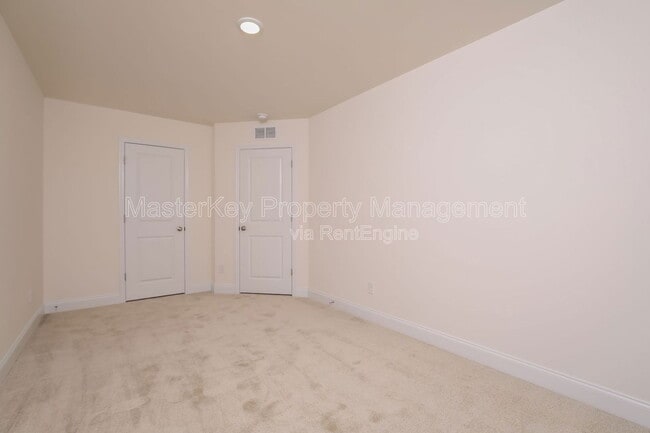 Building Photo - 22 Anastasia St