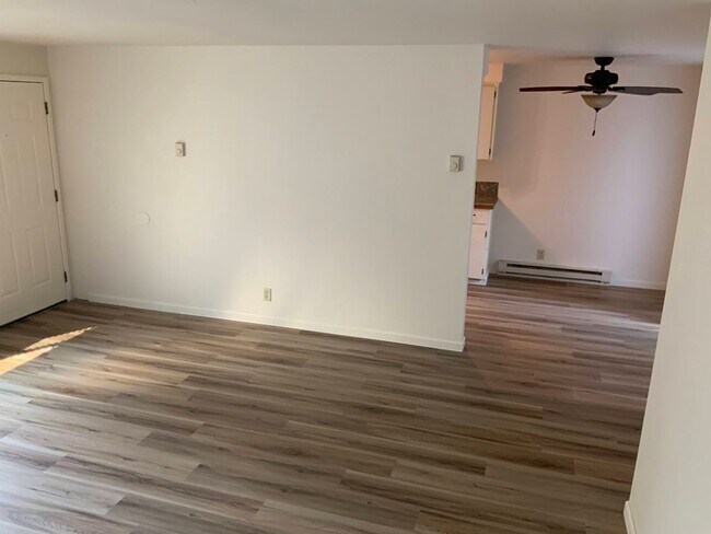 Building Photo - 2 Bedroom Duplex Near Autzen Stadium