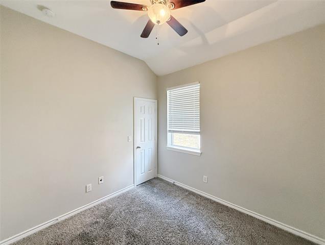 Building Photo - 3104 Hoffman Dr