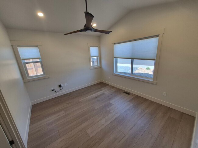 Building Photo - 3783 SW 47th St