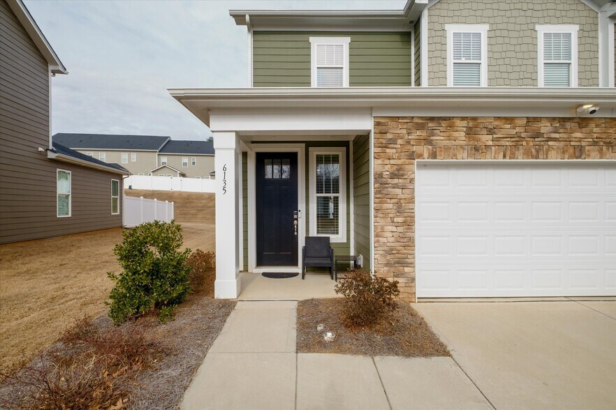 Building Photo - 6135 Snowy Egret Ave