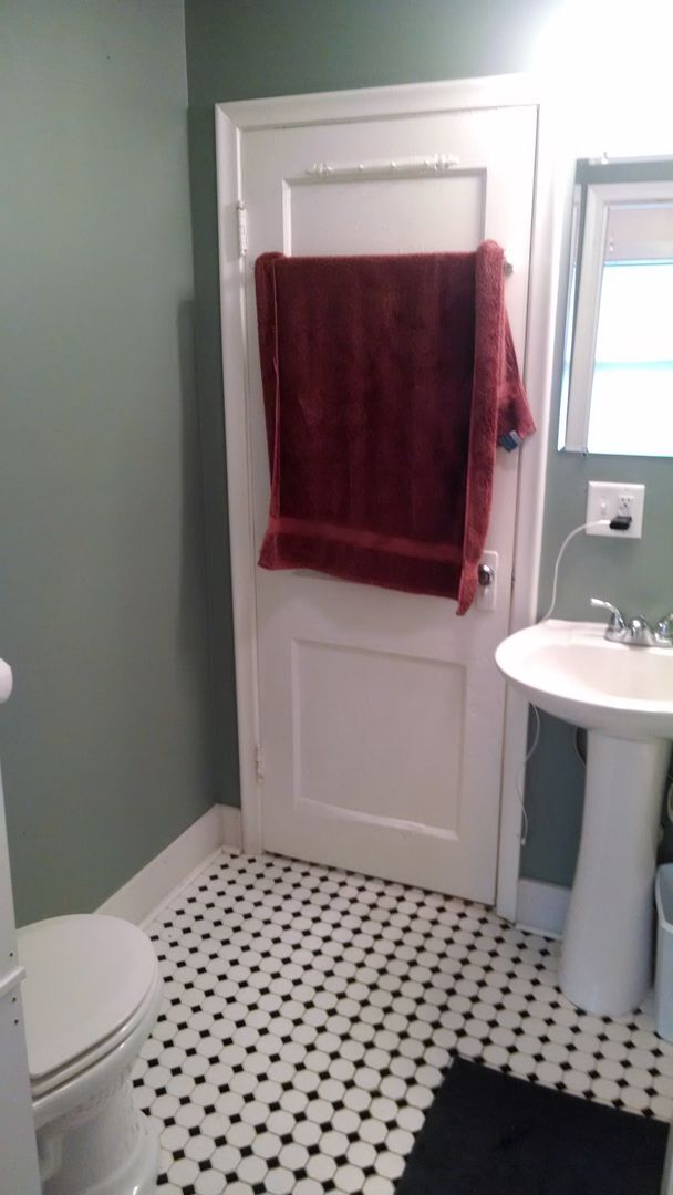 Building Photo - 3 Bedroom Morton Meadows Home for Rent - Close to Everything!