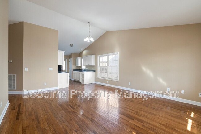 Building Photo - 508 S 12th St