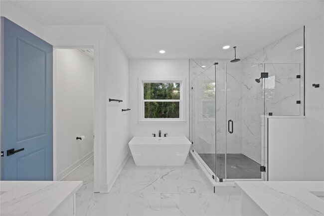 Building Photo - 3317 W Napoleon Ave