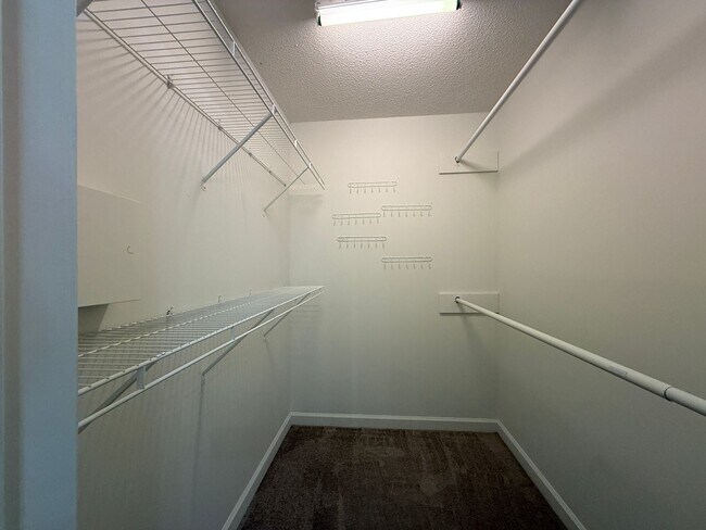 Building Photo - Spacious Two Bedroom, 2nd Floor Condo with...