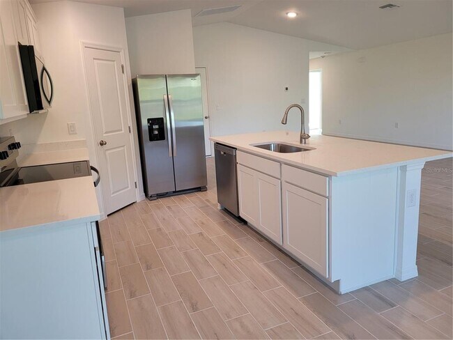 Building Photo - 6305 Shaw St