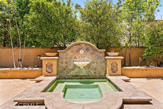 Building Photo - 9 Garnet