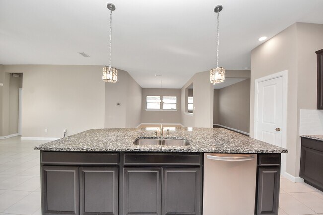 Building Photo - 8114 Silverspot Ln