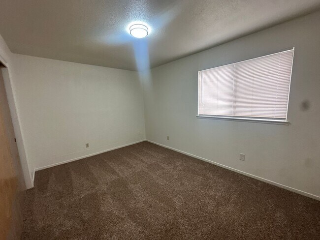Building Photo - Gated community - Water, Garbage & Sewer I...