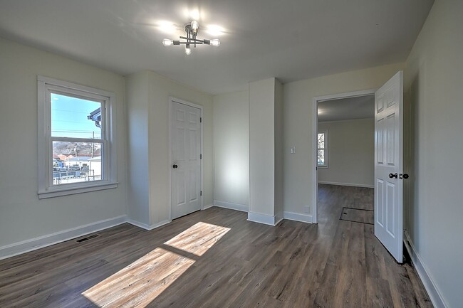 Building Photo - 502 Colorado St