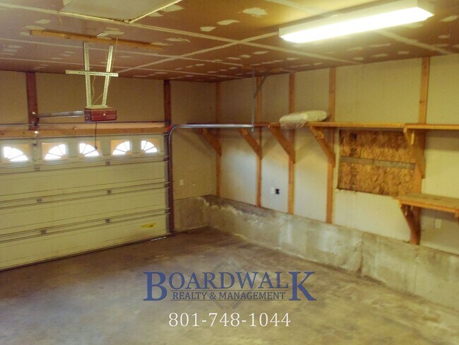 Building Photo - Spectacular home in Cottonwood Heights!
