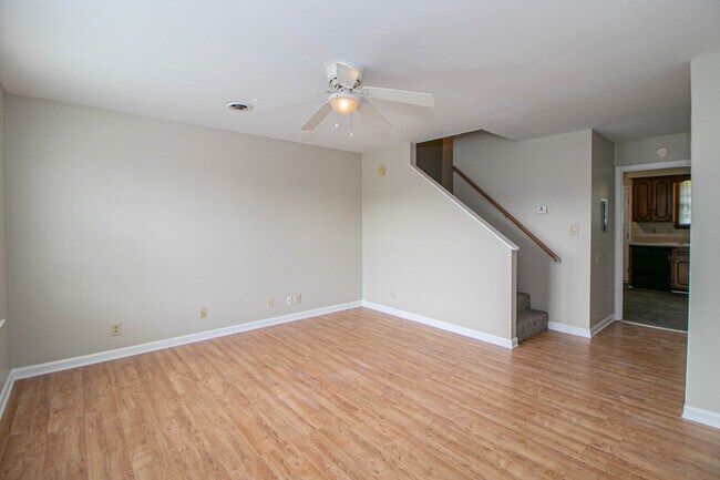 Building Photo - 814-F Golfview Place