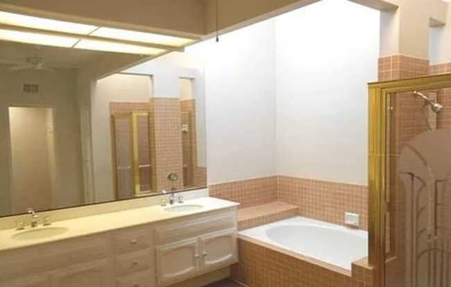 Building Photo - 15657 Caldas De Reyes