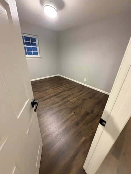 Building Photo - 18 Apache