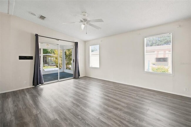 Building Photo - 8880 SW 27th Ave