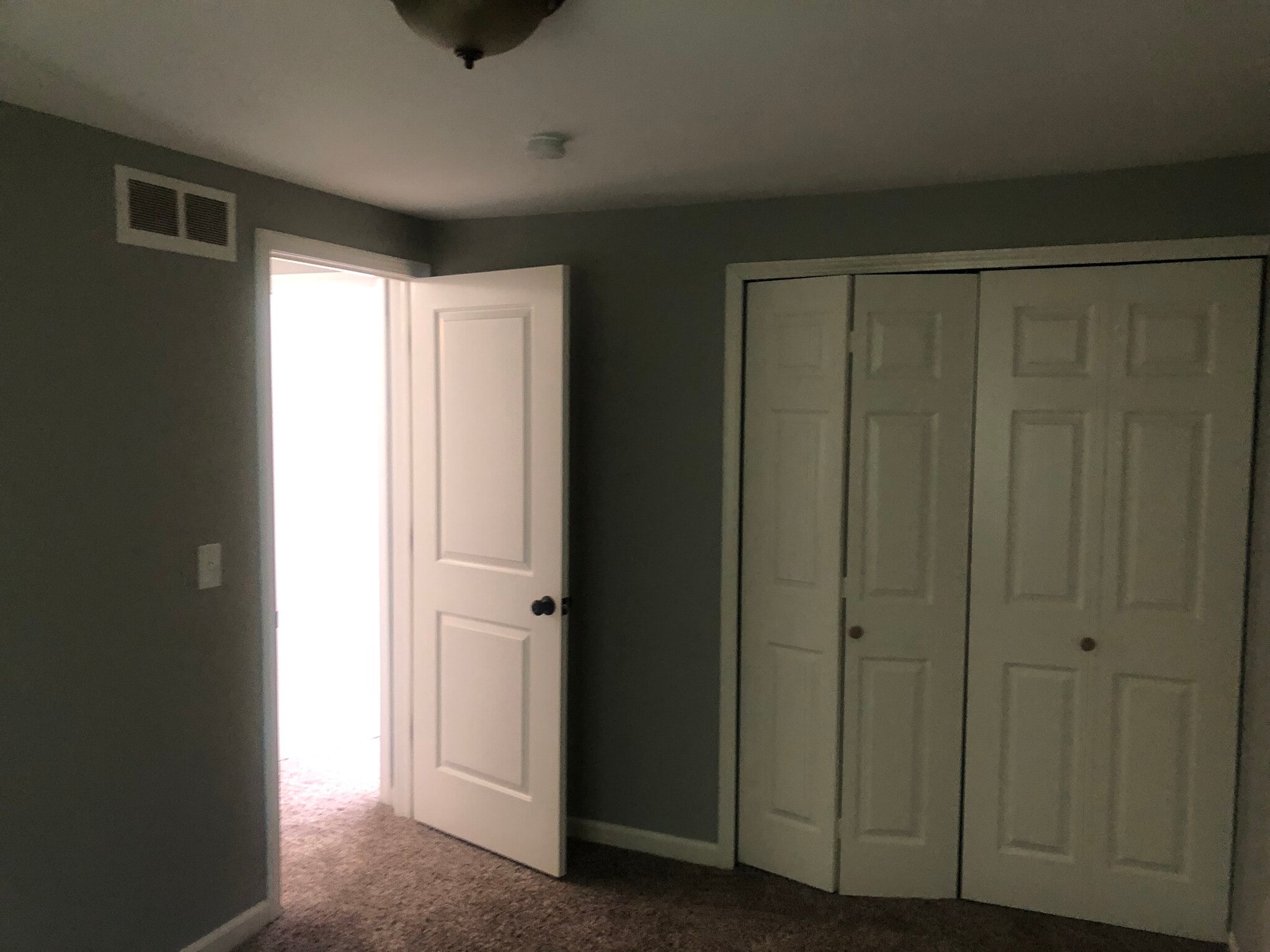 Building Photo - 10255 Wayne Rd