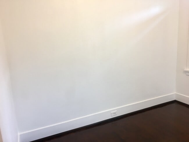 Building Photo - 7 minutes to Sky Lakes Medical Center and ...