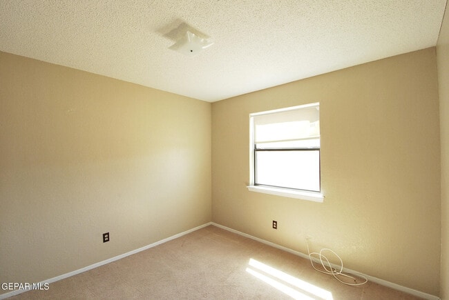 Building Photo - 216 Cutlass Dr