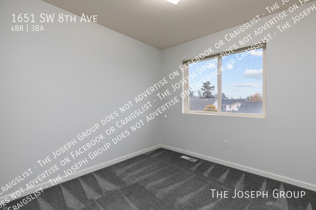 Building Photo - 1651 SW 8th Ave