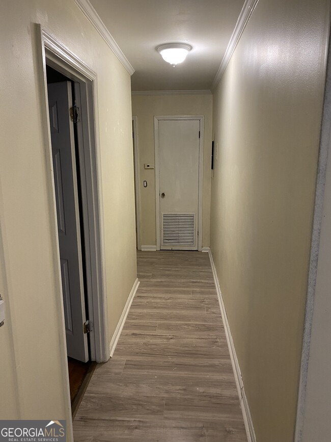 Building Photo - 374 E Monroe Ave