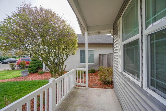 Building Photo - 8601 NE 84th St