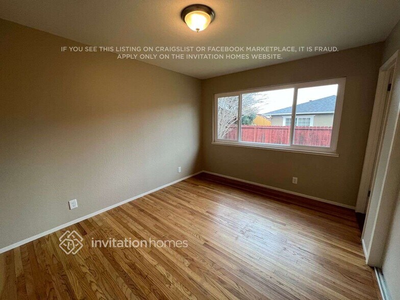 Building Photo - 4296 Scenic Ave