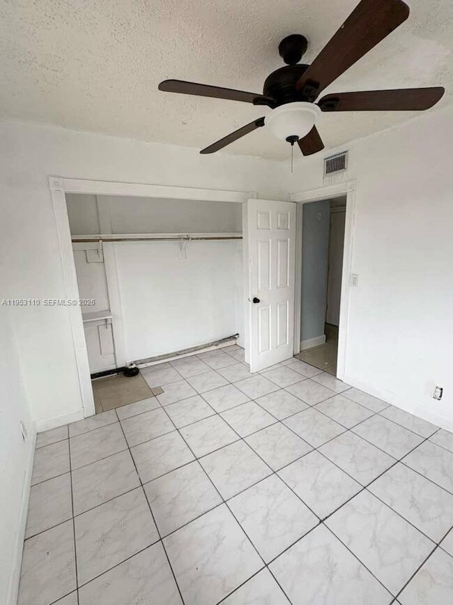 Building Photo - 221 NW 40th St