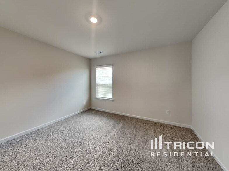 Building Photo - 287 Limestone Cir
