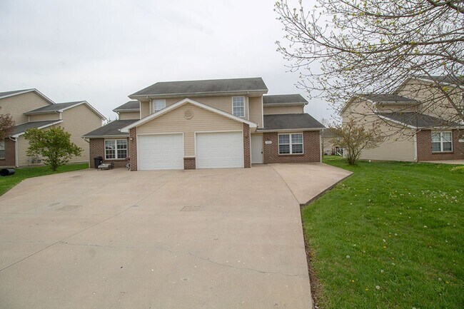 Building Photo - 1516-1518 Citadel Dr.