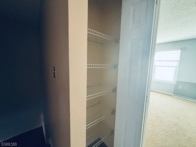 Building Photo - 34 Colleen Ct