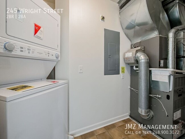 Building Photo - 245 Wright St