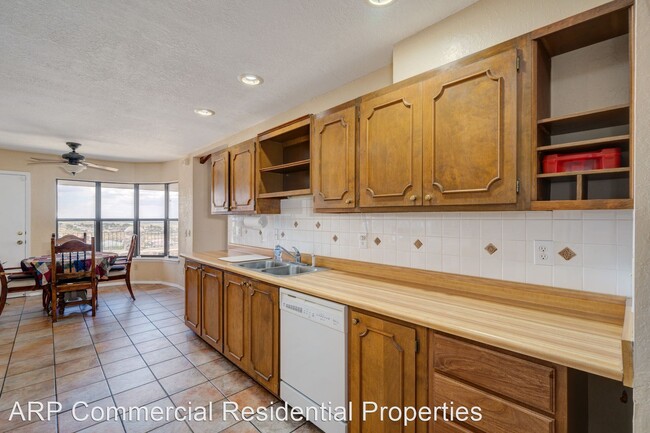 Building Photo - 2 br, 2 bath House - 3229 High Point