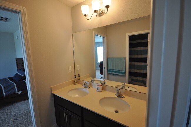 Building Photo - Large Home at Work Golf Village