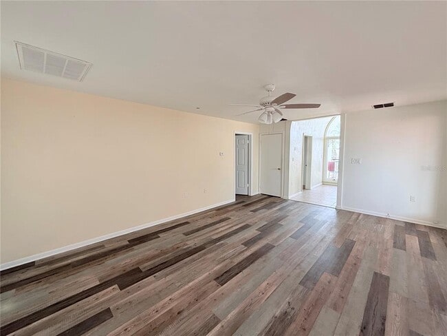 Building Photo - 735 Dodecanese Blvd