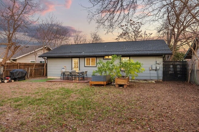 Building Photo - 6904 Cherry Meadow Dr