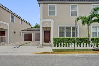 Building Photo - 10581 NW 57th Ct
