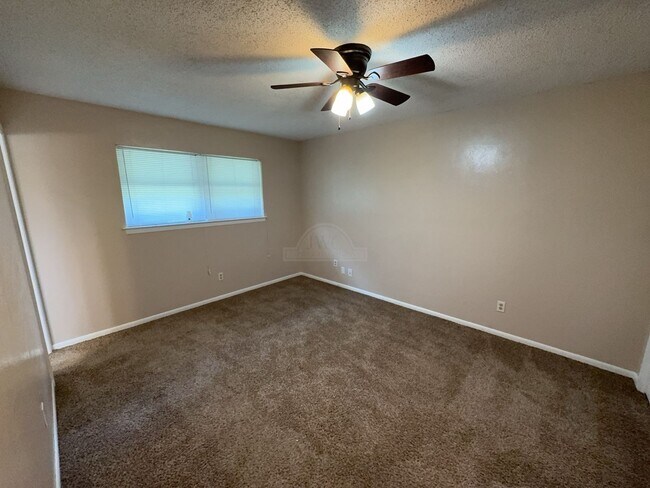 Building Photo - 1013 Kathey Dr
