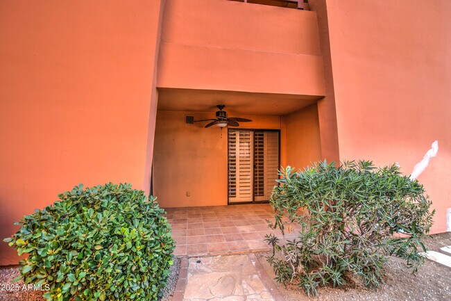 Building Photo - 4303 E Cactus Rd
